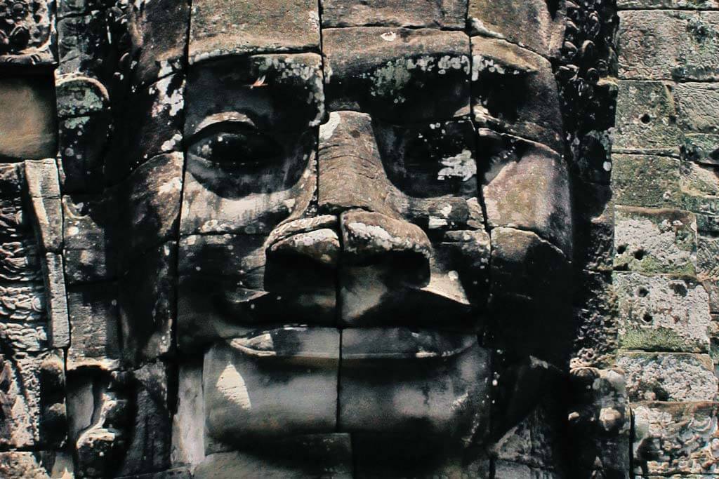 bayon-four-smiling-faces-lokeshvara