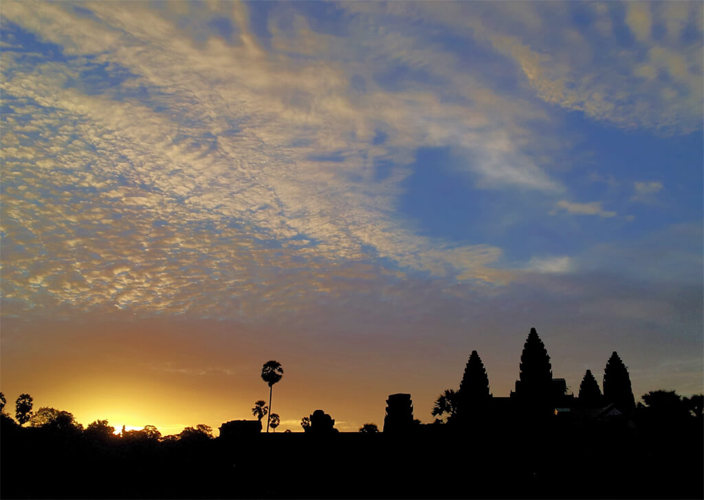 sunrise-angkor-wat