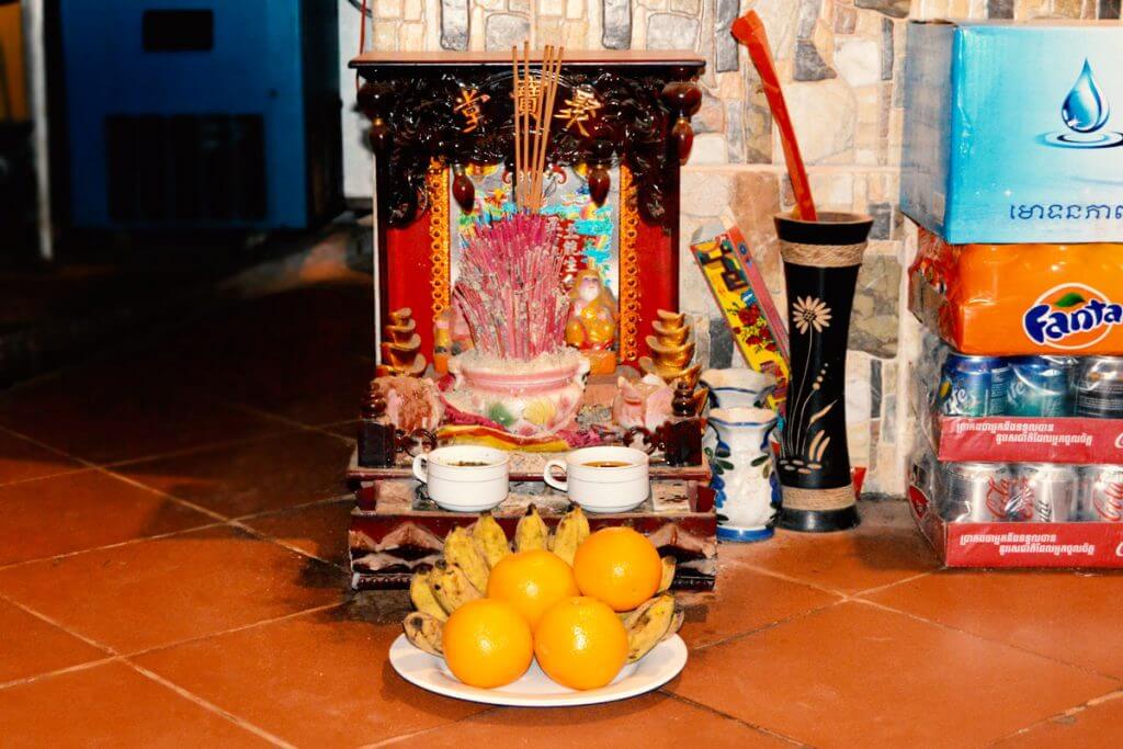 Buddhistischer Schrein im Meng Cafe, Siem Reap