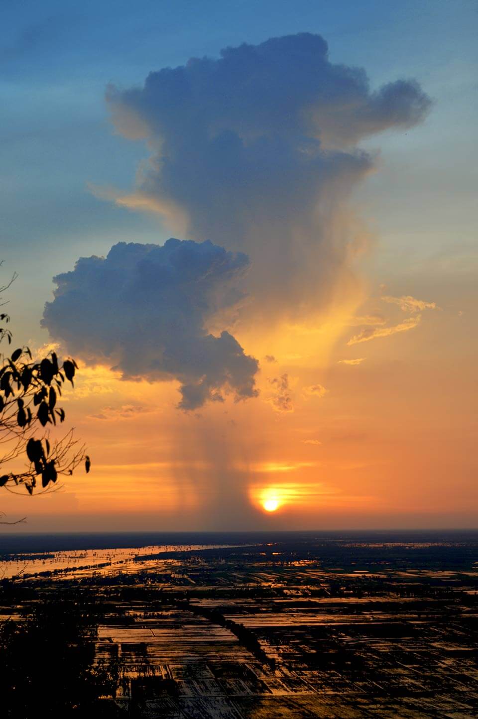 Sonnenuntergang im Angkor Park vom Phnom Krom 