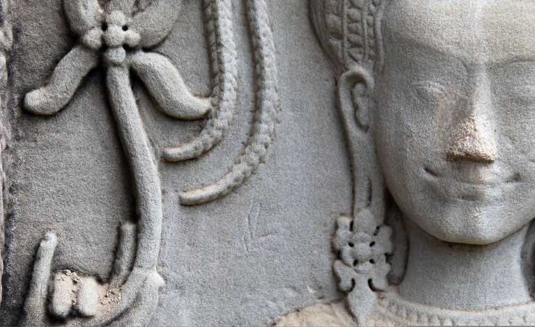 Apsara Tänzerin mit Lotus Blume in Angkor Wat