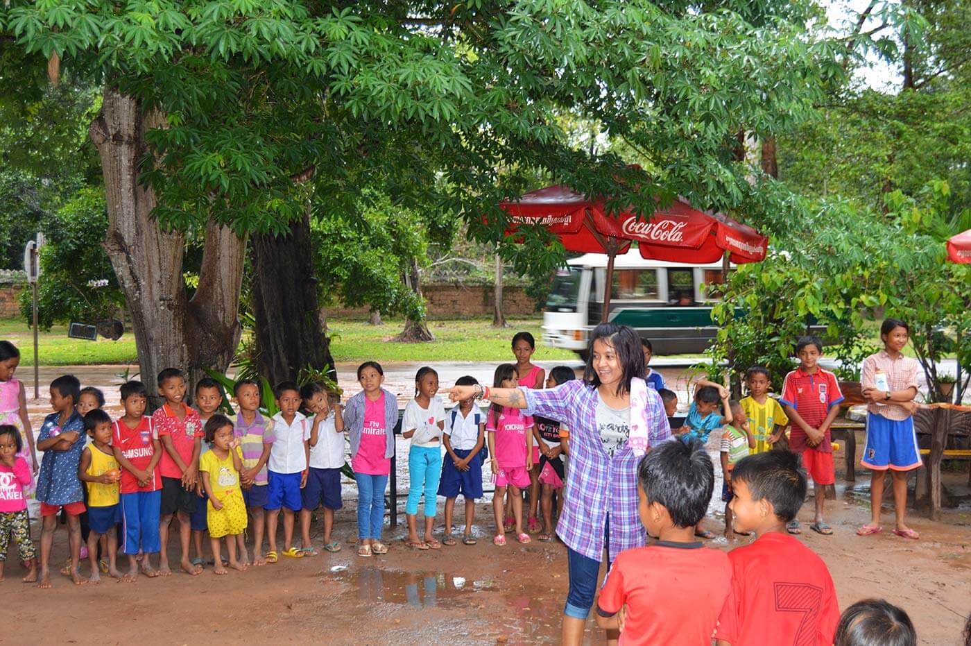 vorbereitung kinderparty srah srang village siem reap