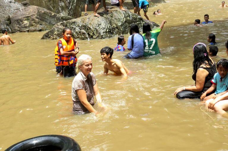 Phnom Kulen - Wasserfall, Badeanzug