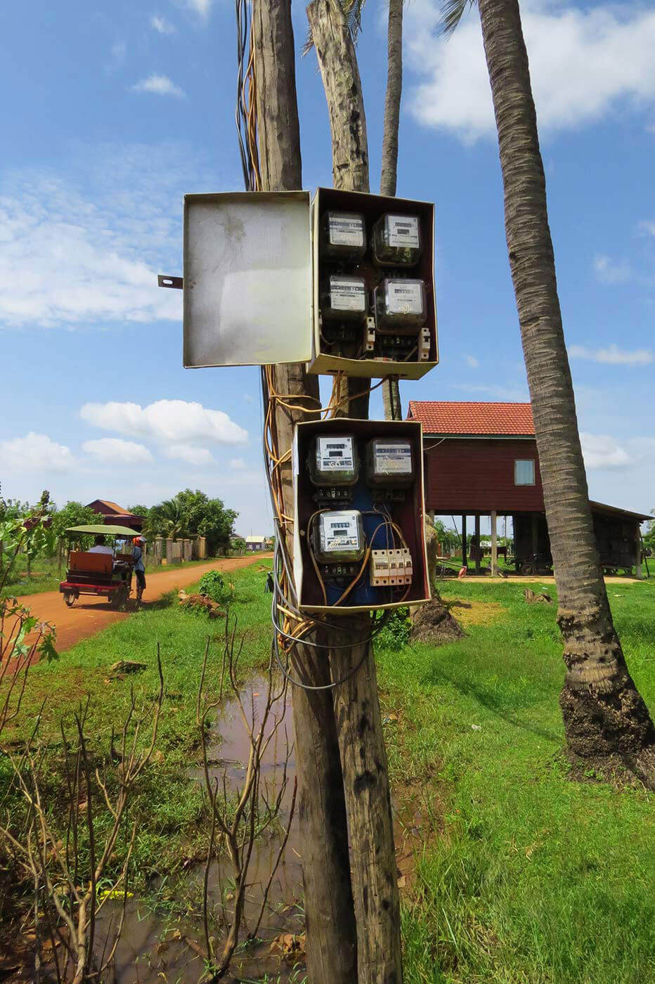 Stromkasten auf dem Land in der Nähe von Siem Reap