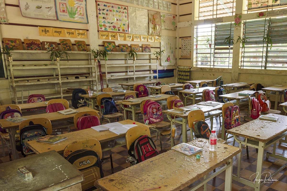 Klassenzimmer an einer Grundschule in Siem Reap, Tour mit Dani Jump