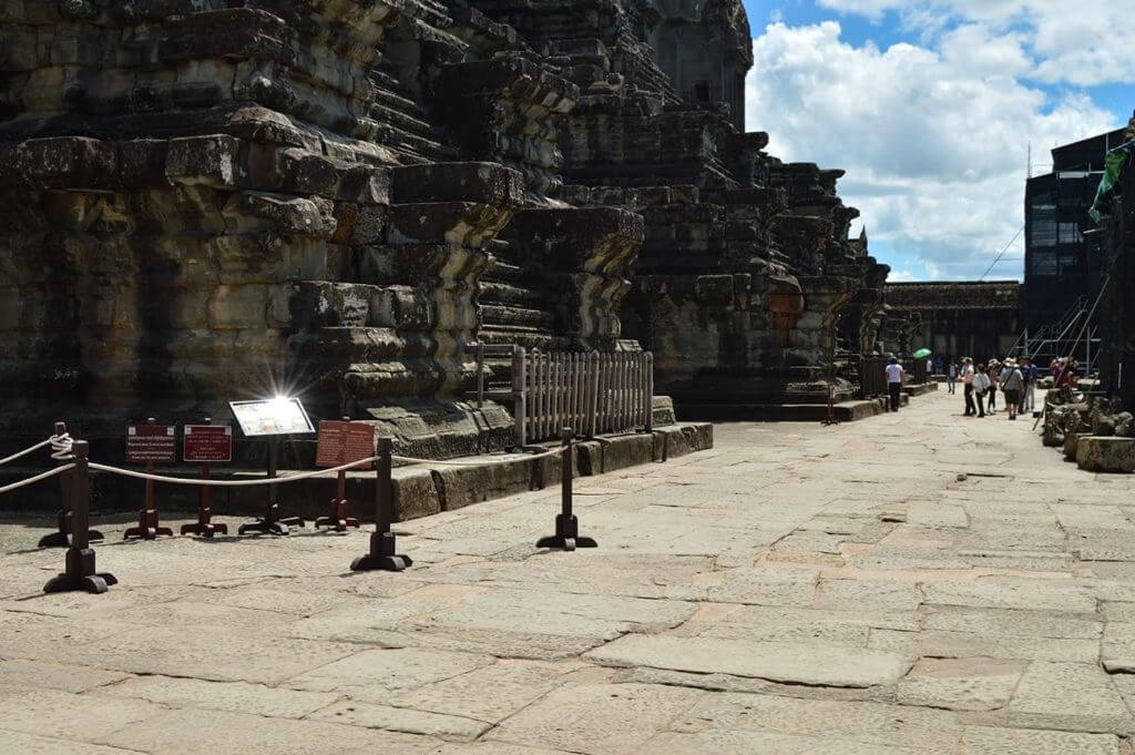 angkor wat wenig menschen nachmittag treppe haupttempel