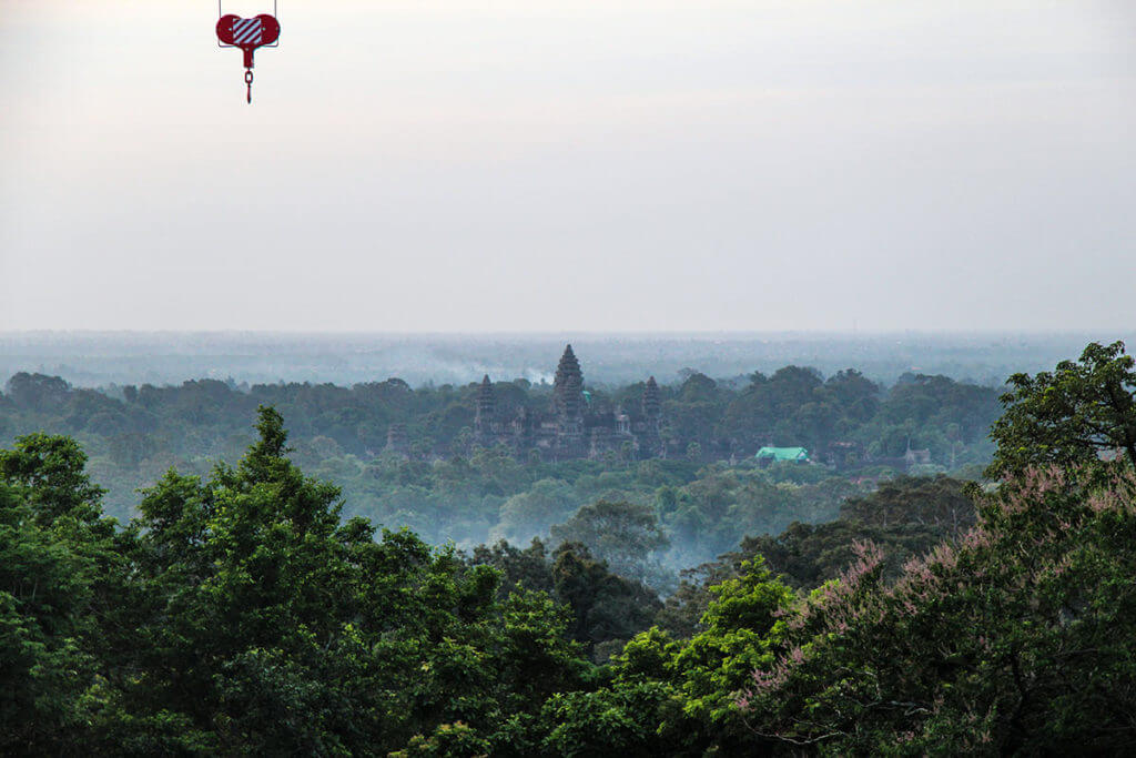 Sicht auf Angkor Wat vom Phnom Bakheng mit Weitwinkel