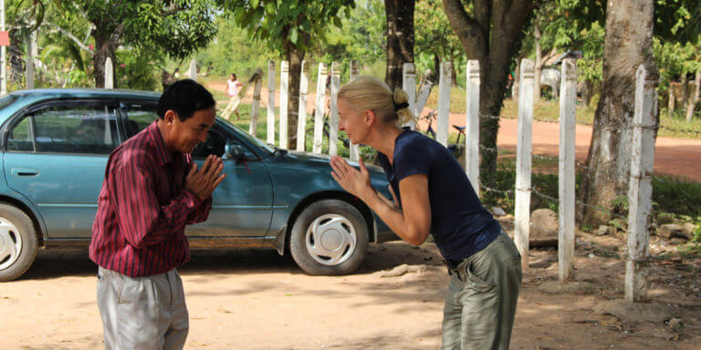 Khmer Sprache lernen: Begrüßung mit kleiner Unterhaltung