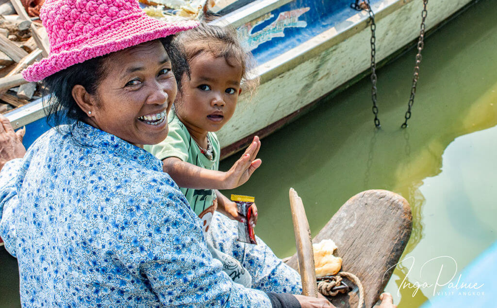 Floating Village - Mutter und Kind Rundreise