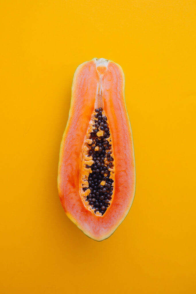 papaya frucht aufgeschnitten kerne kambodscha