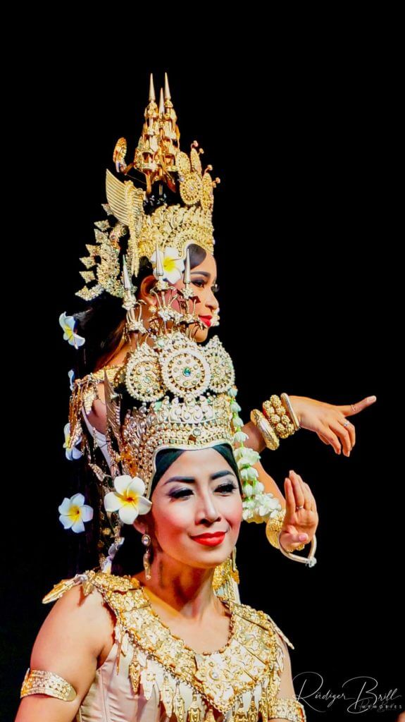 cambodian living arts apsara tanzshow phnom penh