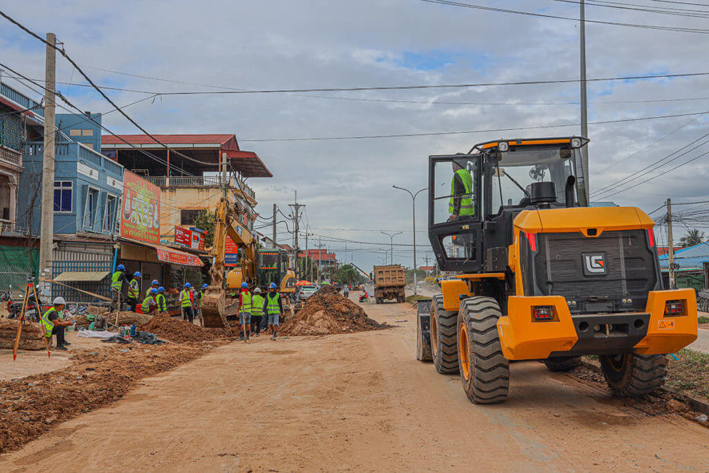 strassenbau siem reap copyright sok kakada 4