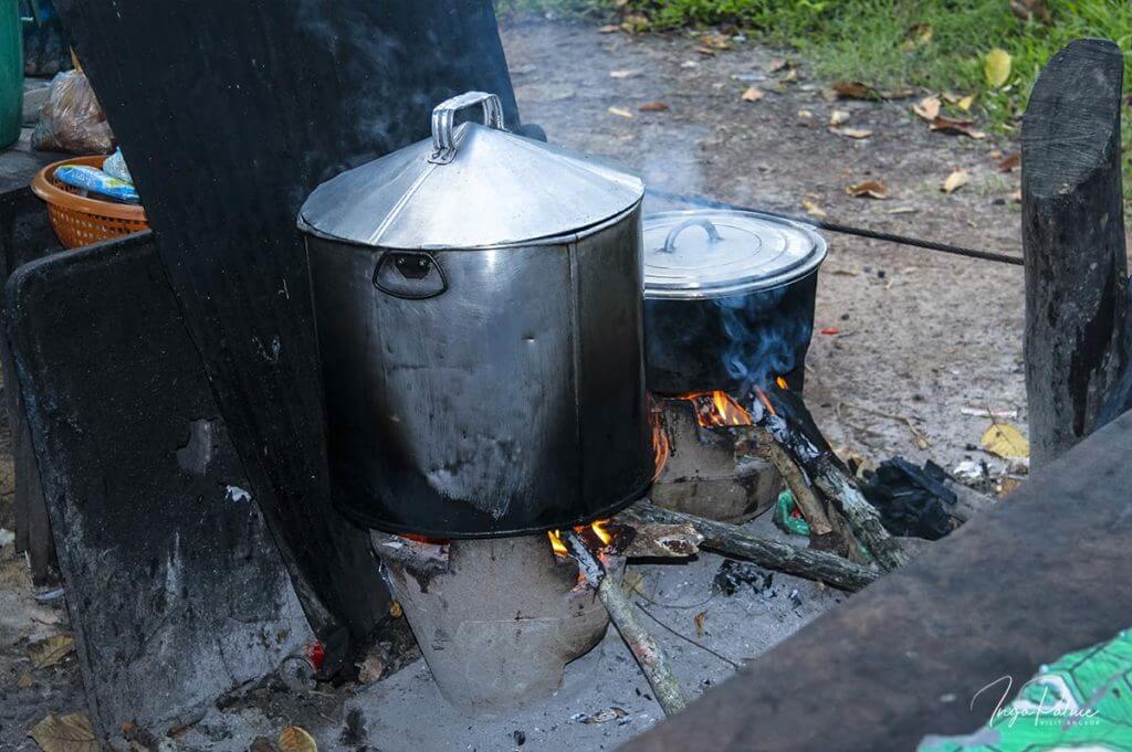 kochtoepfe fruehstueck kambodscha