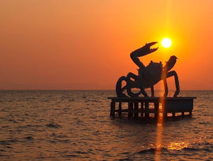 Krabben-Statue in Kep, Foto: Doris Köhl