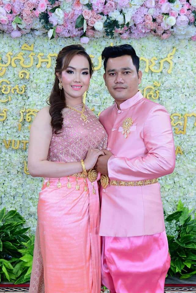 kambodschanische hochzeit brautpaar kostuem vutha zaza 4