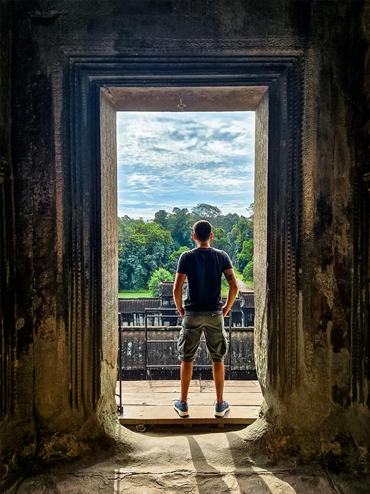Mein Schwiegersohn auf der dritten Terrasse von Angkor Wat
