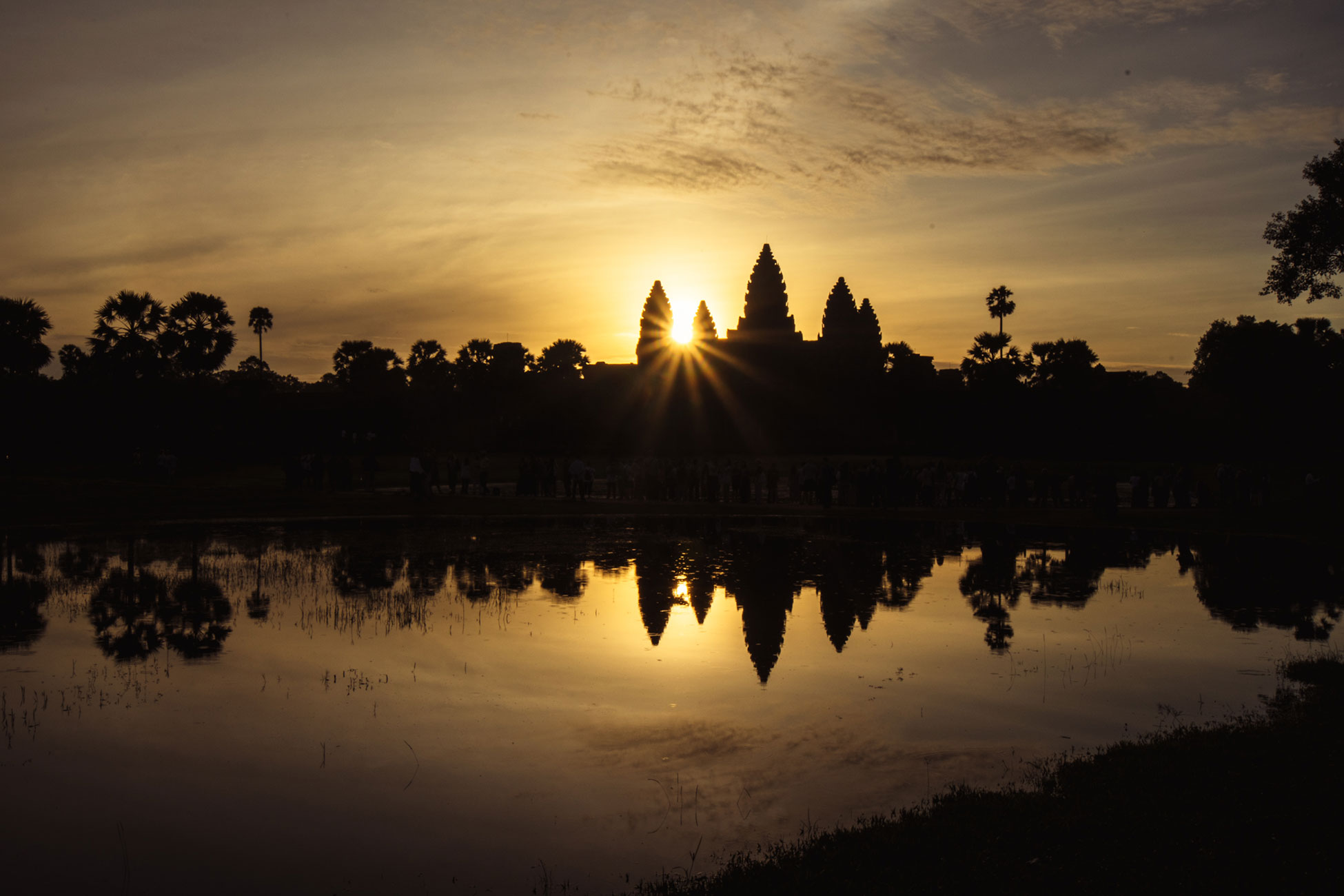 Sonnenaufgang bei Angkor Wat mit Sonnenstern