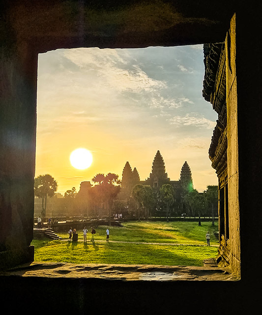 Blick auf Angkor Wat von der Bibliothek aus. 