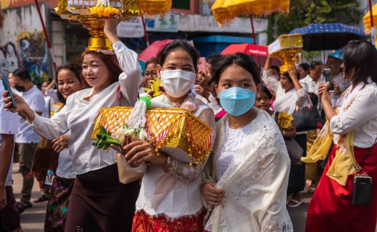 Prozession beim Kathen Festival in Kambodscha, Foto: JP Klovstad