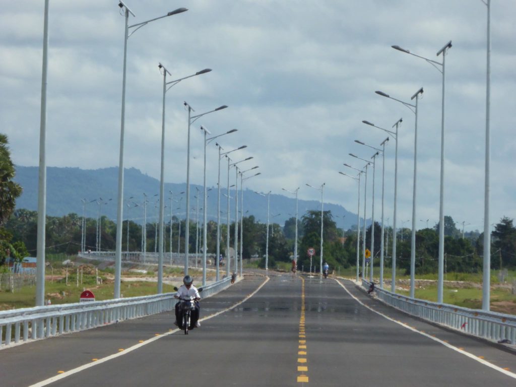 strasse flughafen siem reap angkor international airport 2