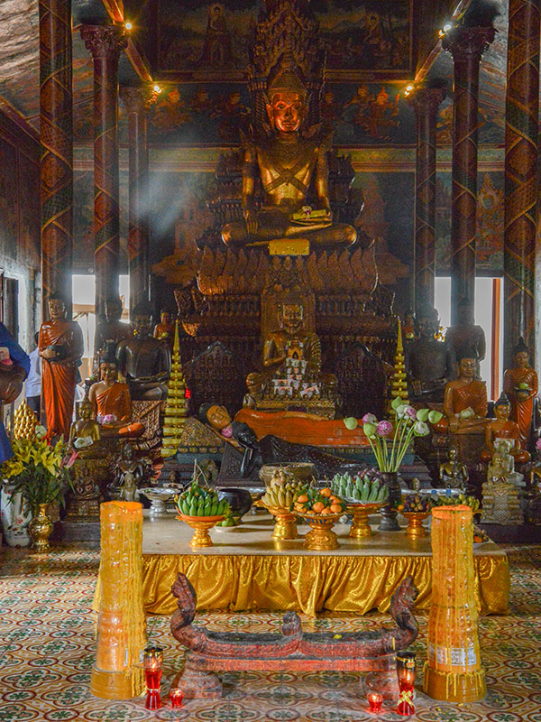 buddha wat phnom phom penh