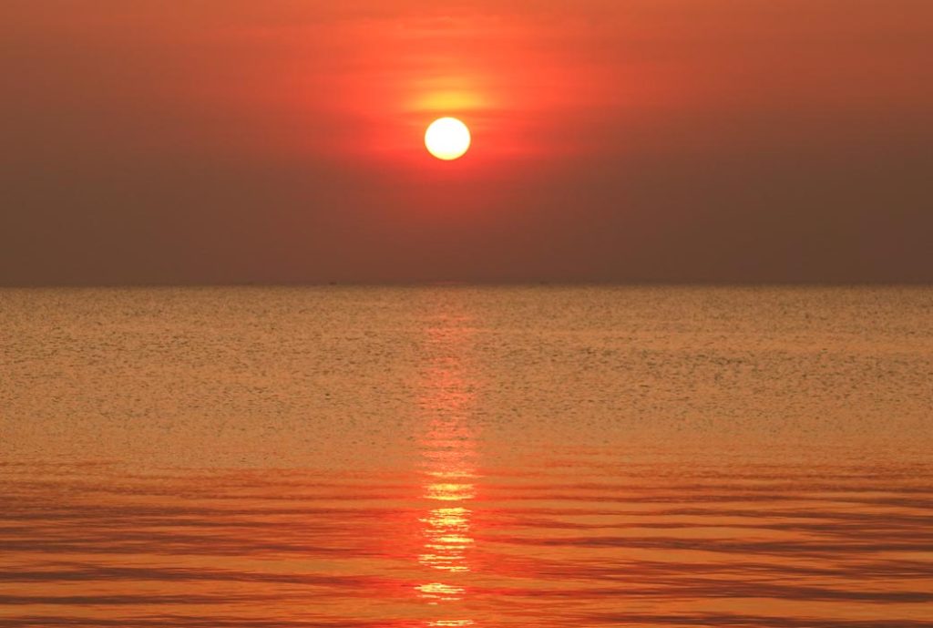 Nesat Village – zwischen Lagune, Dschungel und Meer 19 sonnenuntergang Sopheak Mongkol Beach Resort koh kong 1