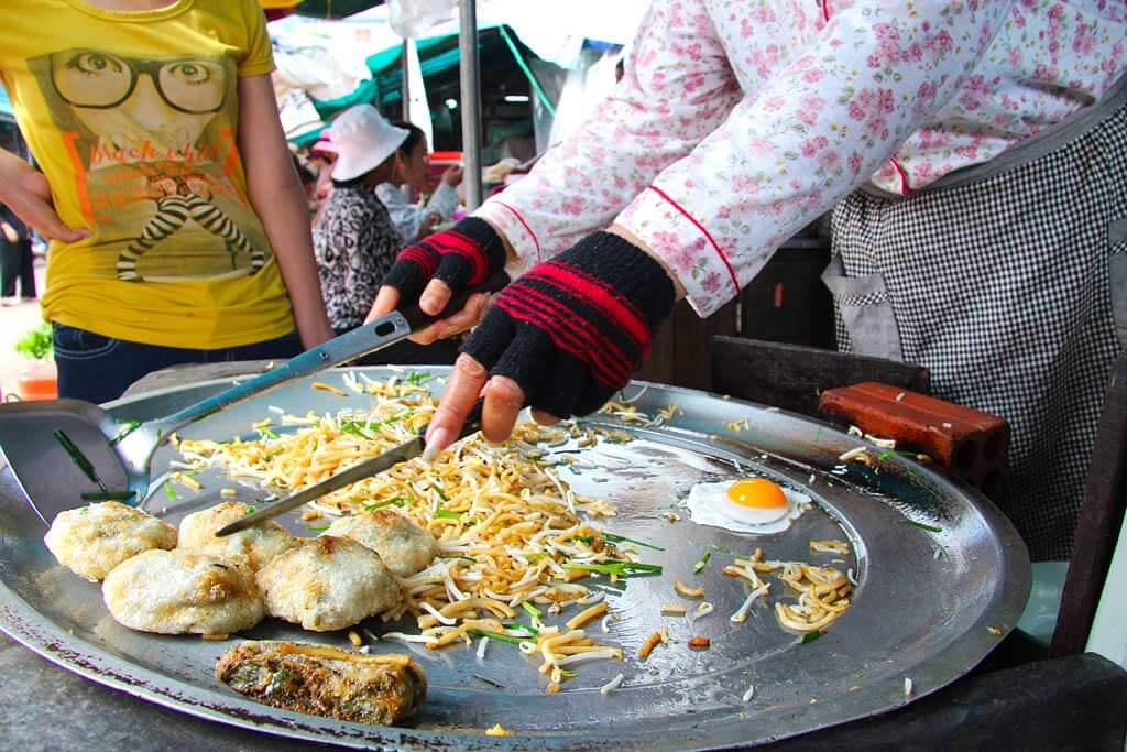 Breakfast at Pshar Leu Market in Siem Reap