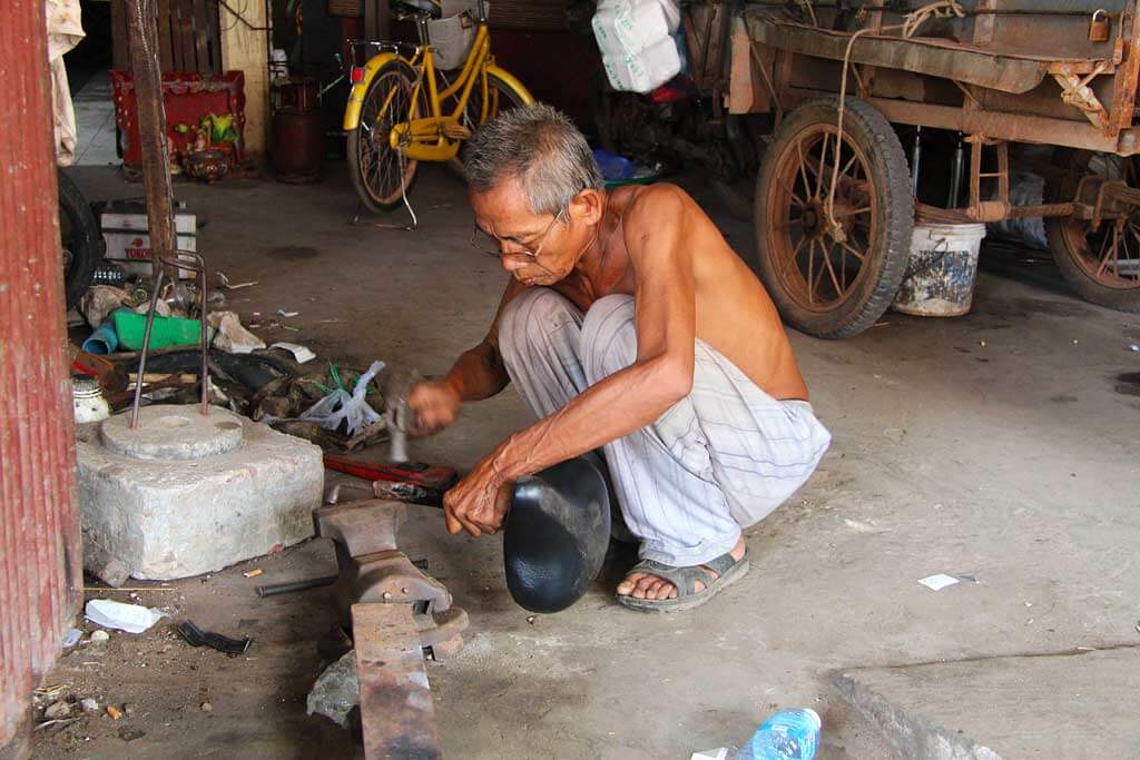 Bycicle Repair Shop - Market Siem Reap