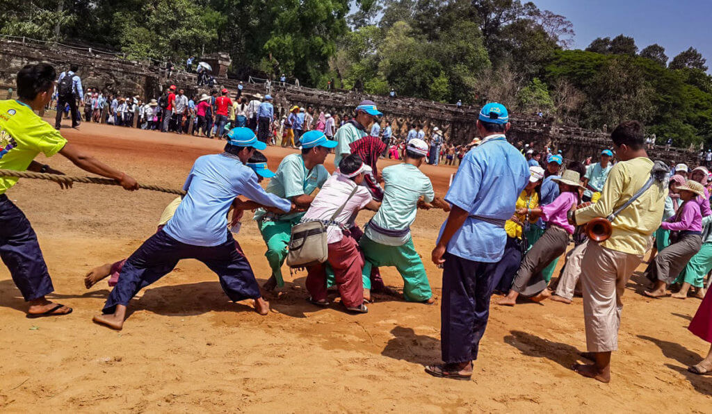 teagn prot tug of war game khmer new year