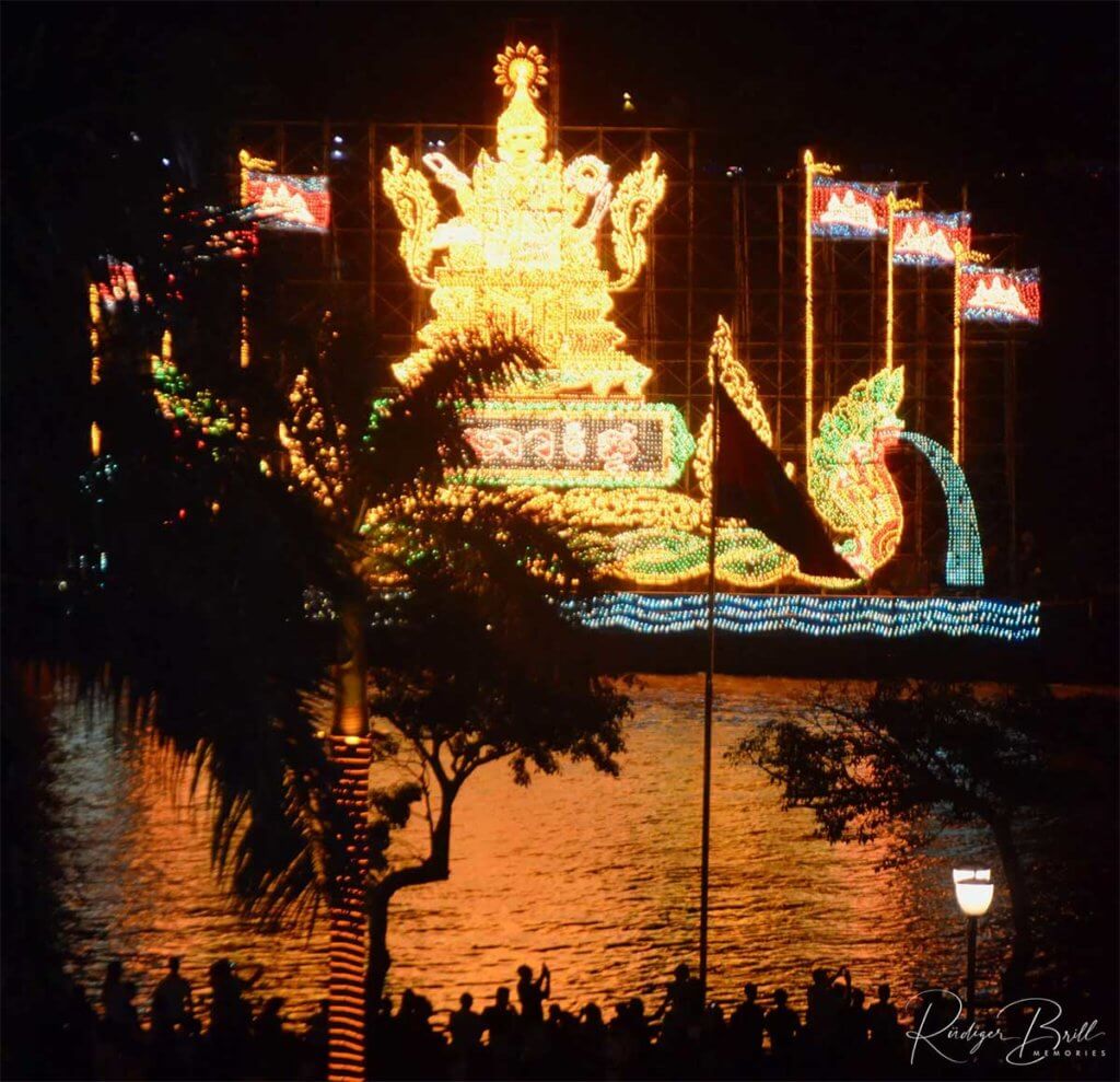 bon om touk waterfestival cambodia Bandet Bratib phnom penh