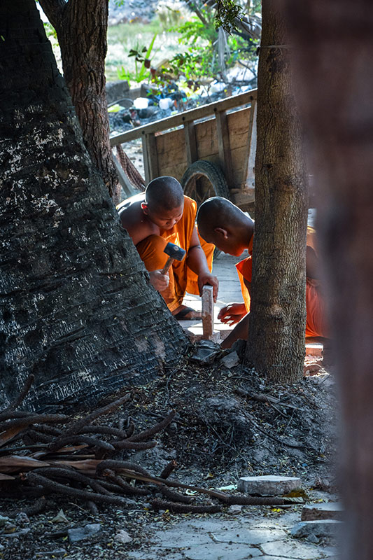 kauk chock pagoda siem reap monks