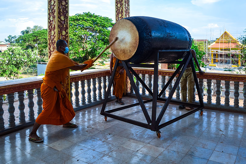 kauk chok pagode siem reap monk drum