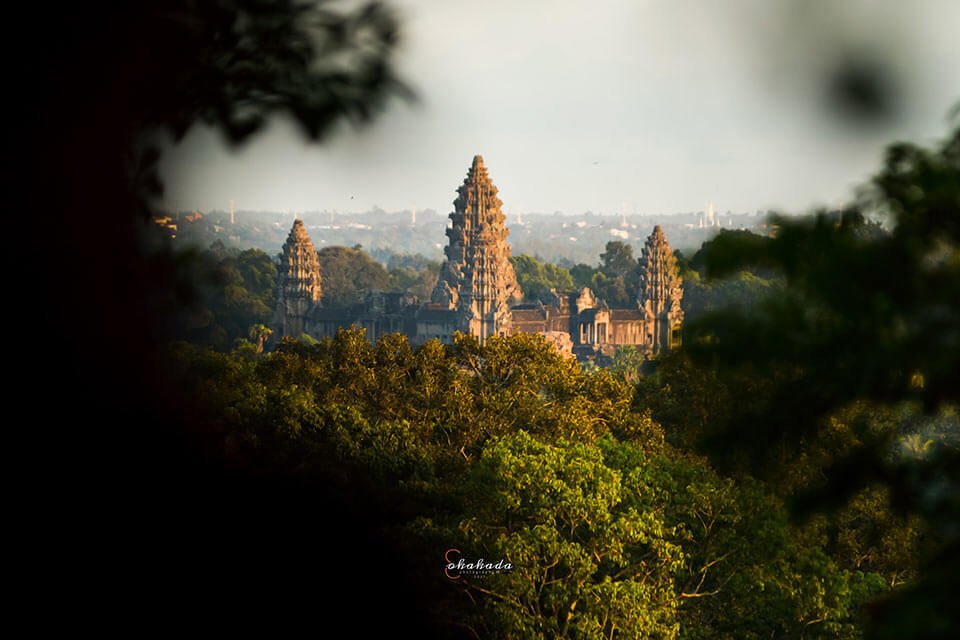 View from Phnom Bakheng to Angkor Wat in the morning. 