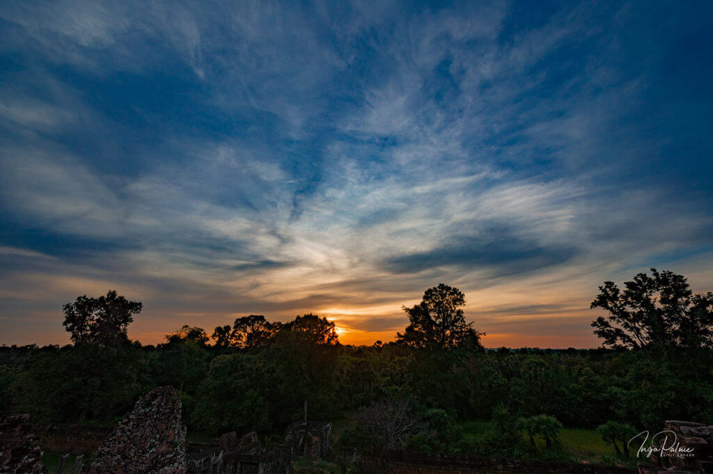 pre rup angkor temple sunset