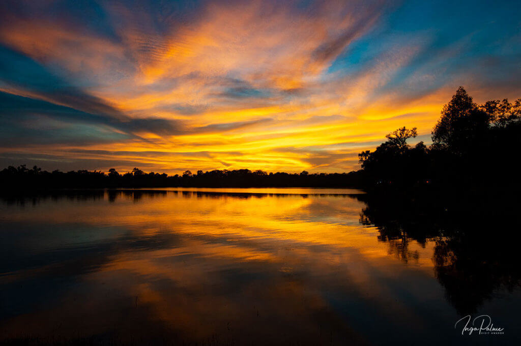 sunset srah srang angkor cambodia
