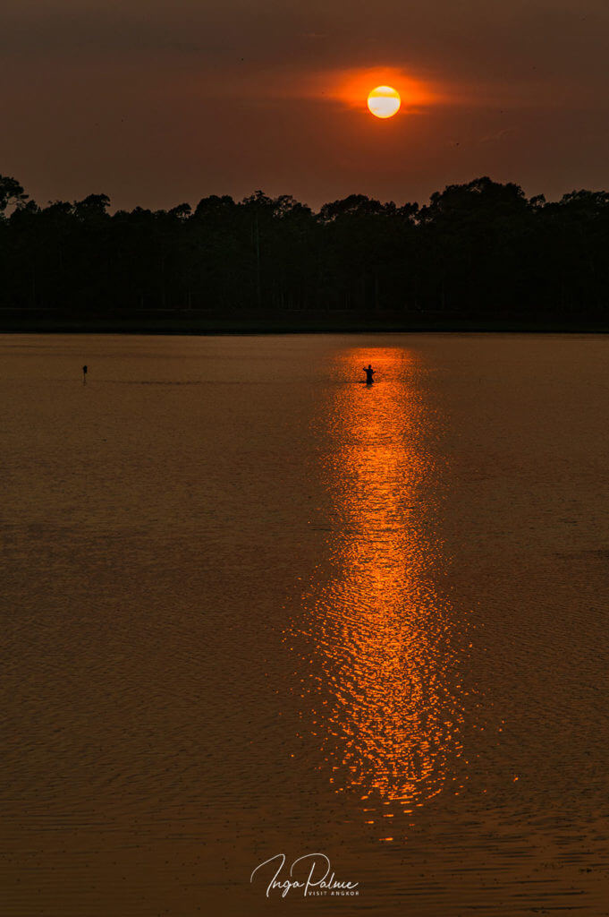 sunset srah srang lake angkor