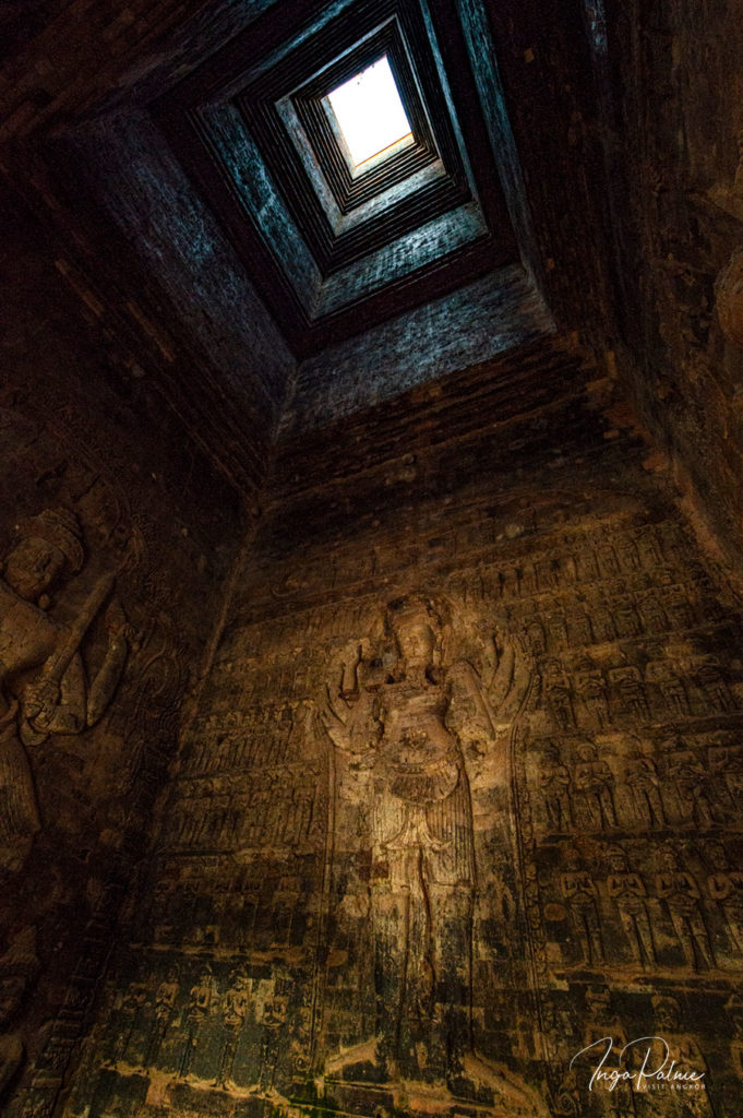 prasat kravan angkor tempel turm mitte wandrelief 3