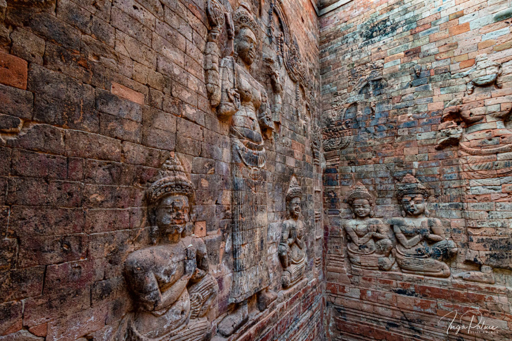 prasat kravan angkor tempel turm rechts wandrelief 2
